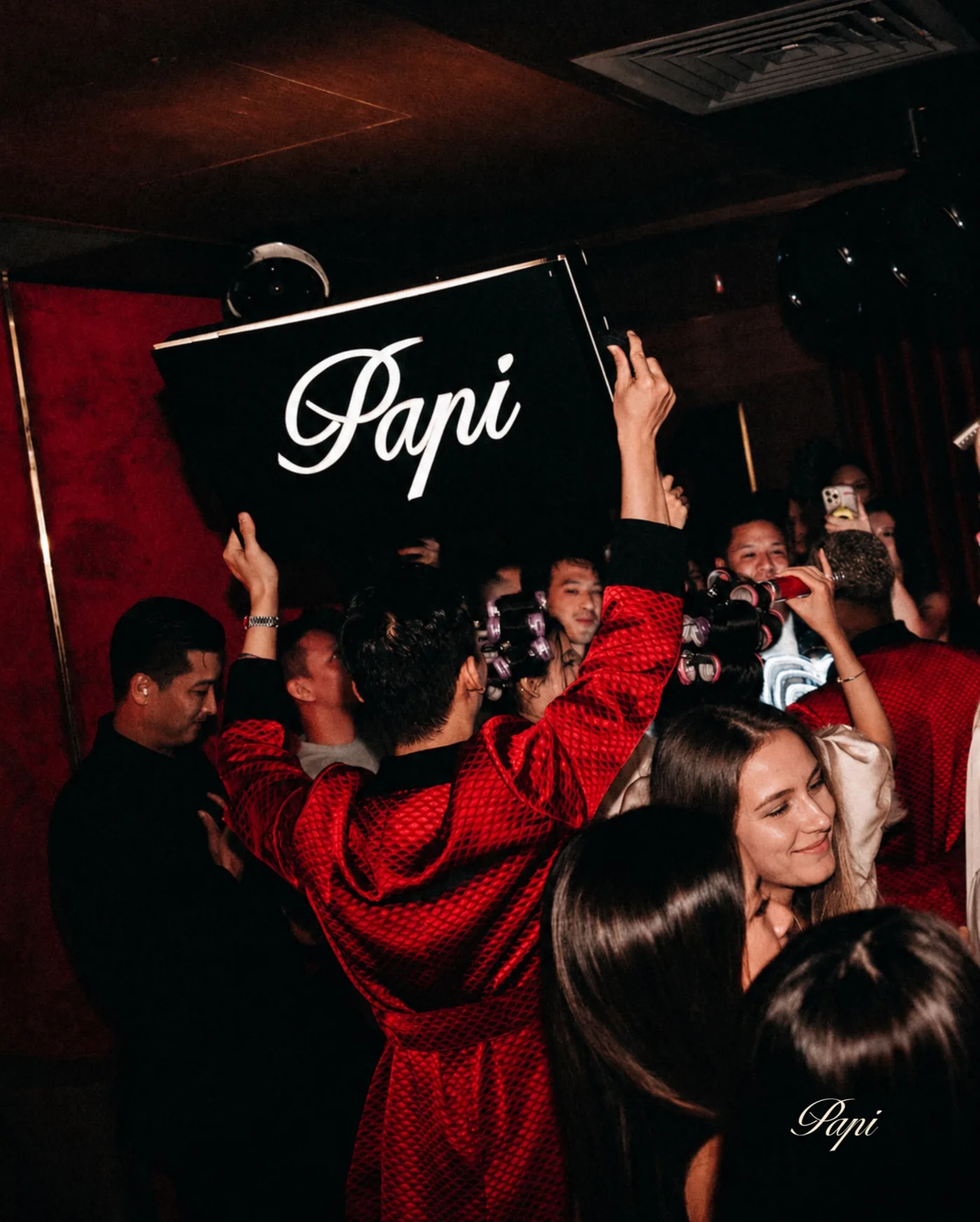 Không gian nightclub sang trọng